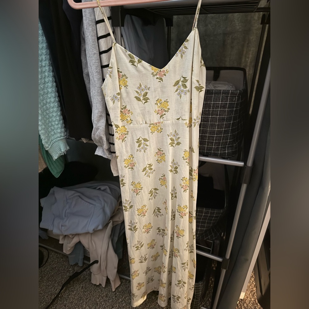 White Zara dress w flowers